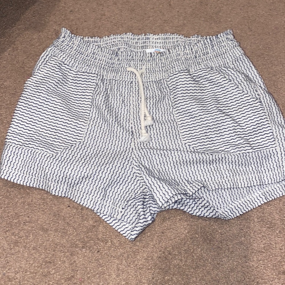 Blue and white swiveled stripped shorts